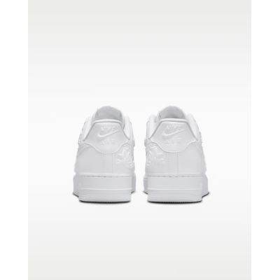 6. NIKE WMNS AIR FORCE 1 '07 SE (HF2016-100) Damenschuhe