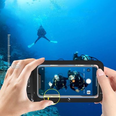 3. Wasserdichtes Tech-Protect-Gehäuse UWC9, wasserdicht für Geräte bis 8,9 Zoll – Schwarz und Orange