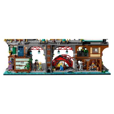6. LEGO 71799 Ninjago – Ninjago-Stadtplatz