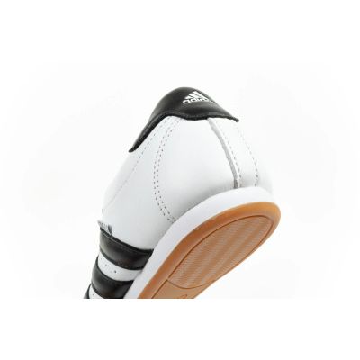 7. Adidas Damen-Taekwondo-Sportschuhe, weiße Leder-Slipper