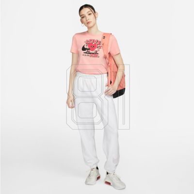 7. Nike Sportswear T-Shirt W DN5878 697