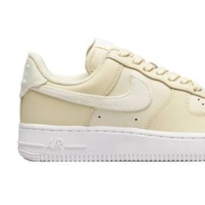 3. Nike Air Force 1 Low '07 ESS Damen-Sneaker - DJ9945-700