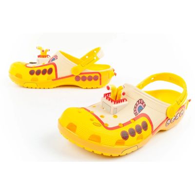 16. Crocs The Beatles Clogs für einen Rock M-Fan 210893-90H