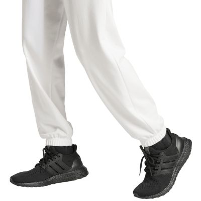 12. adidas Essentials French Terry-Hose mit Bündchen und kleinem Logo W JD9923