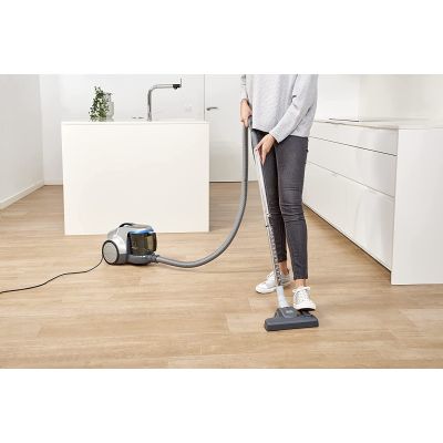 8. Black+Decker BXVML700E (700W) Beutelloser Staubsauger