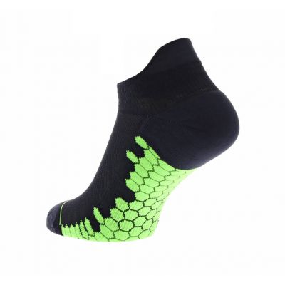 2. inov-8 Trailfly Ultra Sock Low Socken. 001004-BKGN-01