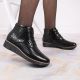 11. Gefütterte schwarze Lackleder-Stiefeletten mit Keilabsatz Filippo