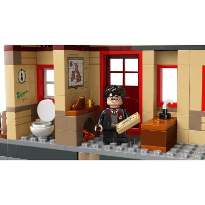 6. LEGO Harry Potter 76423 Hogwarts-Express und Bahnhof Hogsmeade