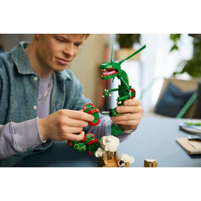 17. LEGO Pokémon 72168 – Rayquaza