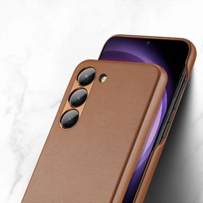 6. Dux Ducis Grit Hülle für Samsung Galaxy S23+ elegante Hülle aus Kunstleder braun