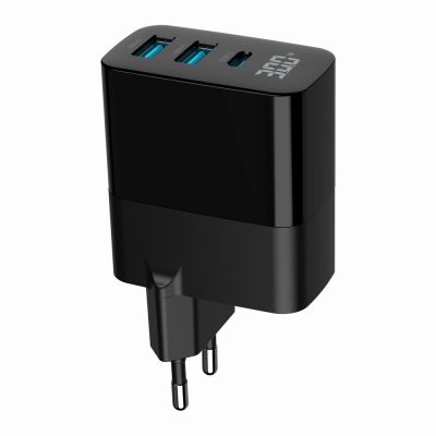 9. GEMBIRD 3-Port-GaN-USB-Schnellladegerät (PD) (2x USB-A + 1x USB Typ-C), 30 W, LCD, Schwarz