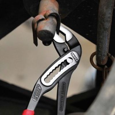 6. Knipex 88 01 300 Rohrzange