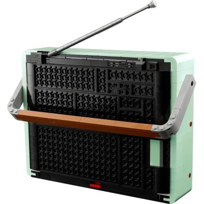 7. LEGO Icons 10334 – Retro-Radio