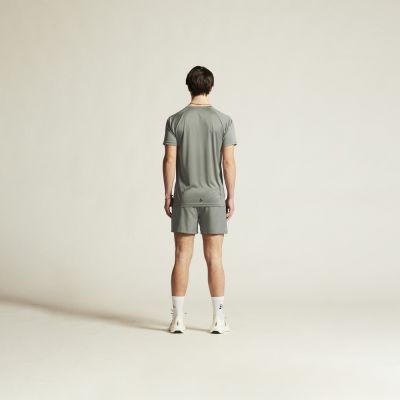 5. Herren CORE ESSENCE SHORTS 2 M