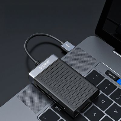 7. Orico CL4D-A3 USB-A 3.0 SD microSD CF MS 5 Gbit/s Speicherkartenleser – Schwarz und Silber