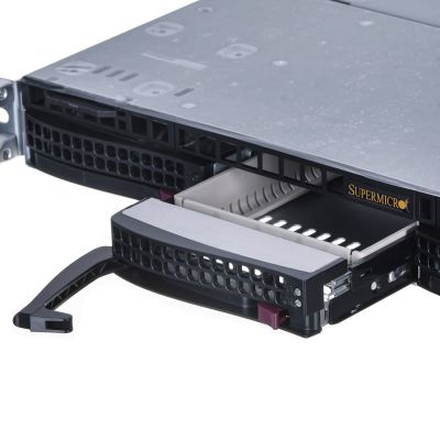 9. Supermicro CSE-813MFTQC-R407CB Rack-Servergehäuse (Schwarz)