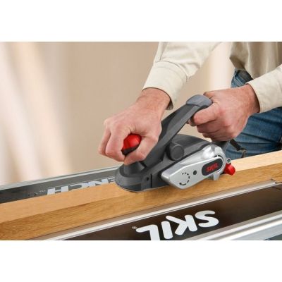 5. Skil 1558 AA Schwarz, Grau, Rot 17000 U/min 600 W