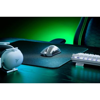 3. Razer DeathAdder V3 Pro Gaming-Maus, kabellos (RF) + USB Typ-C, optisch, 30.000 DPI