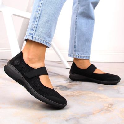 7. Bequeme Rieker W RKR575 Lochschuhe, schwarz