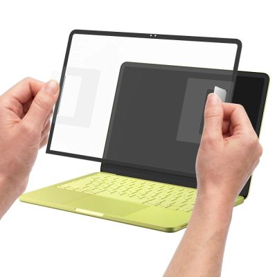 4. Spigen Glas.tR Slim FC Displayschutzfolie aus gehärtetem Glas für MacBook Neo 13" 2026 - Schwarz