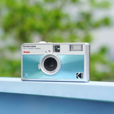 9. Kodak EKTAR H35N Kompakt-35-mm-Filmkamera, Blau, Silber