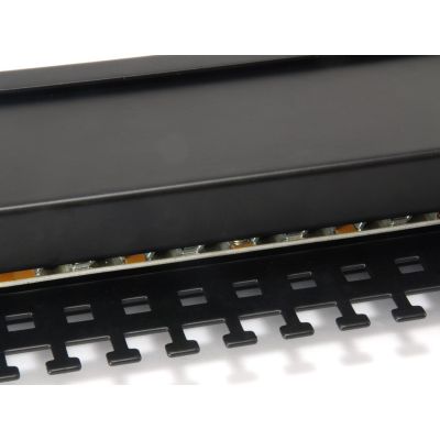4. Ausstattung: 19-Zoll-Patchpanel, 24xRJ45, Cat6, FTP, 1 HE, 250 MHz, RAL9005