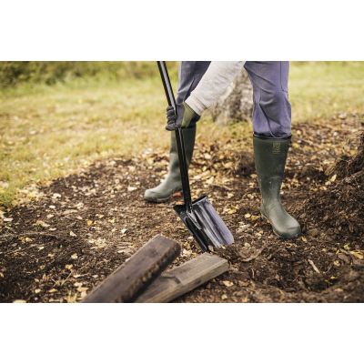 5. FISKARS SHARP SOLID+ XL SPATEN LANGER STiel