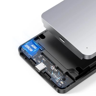 8. Ugreen CM300 70498 Schacht für 2,5'' SATA 3.0 6Gbit/s Festplatte – Grau + USB-C – USB-A Kabel 0,5 m
