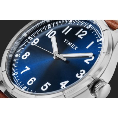 4. TIMEX Main Street Herrenuhr TW2Y16200 + Box