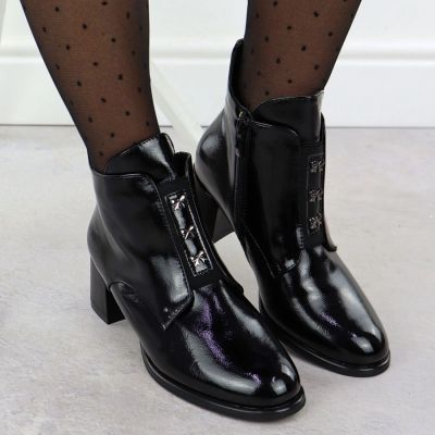 12. Lack-Stiefeletten für Damen mit Schleifen und Blockabsatz, schwarz M.Daszyński 2481