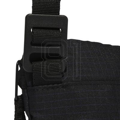 6. adidas FI Organizer-Tasche HT4765