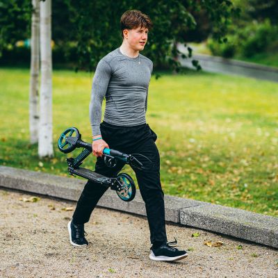 6. HM124T TÜRKIS-ROLLER MIT SCHEIBENBREMSE NILS EXTREME