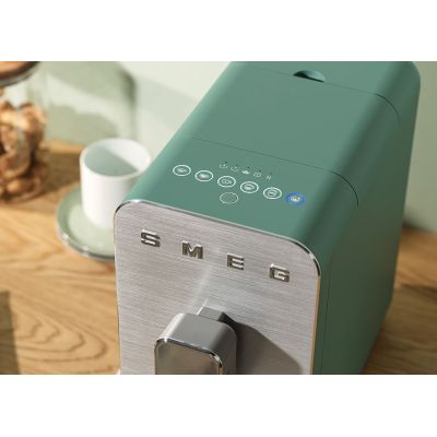 39. SMEG BCC13EGMEU Kaffeemaschine