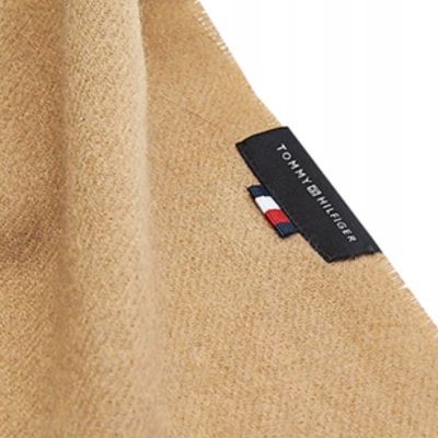 10. Tommy Hilfiger Uptown Wollschal M AM0AM07888