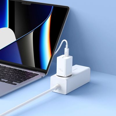 9. Baseus GaN5 Pro 40W 2xUSB-C Wandladegerät – Weiß