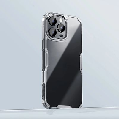 6. Nillkin Nature Pro Hülle für iPhone 16 Pro – transparent und weiß