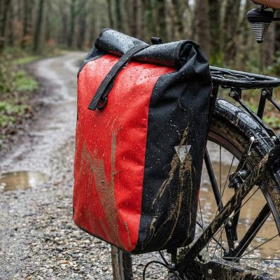 15. WASSERDICHTE HECKTASCHE FÜR FAHRRAD, ROT, 13,5L, XQMAX PRO