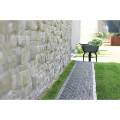 18. Durchbrochenes Pflastergitter-Mosaik schwarz 1 Stück.