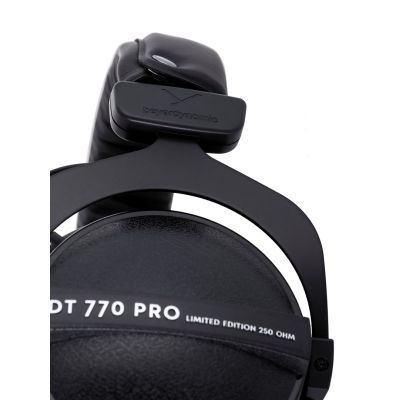 38. Beyerdynamic DT 770 PRO 250 OHM BLACK LIMITED EDITION - Geschlossener Studio-Kopfhörer
