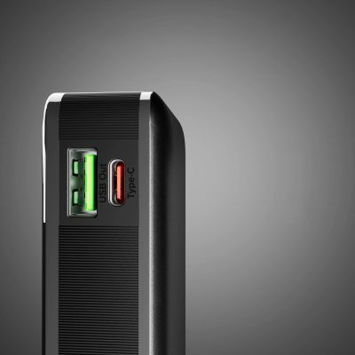 7. Powerbank SBS 10000 mAh 20W mit integriertem USB-C-Kabel und Digitalanzeige - schwarz