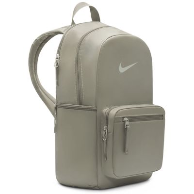 3. Nike Heritage Eugene 2.0 Winterrucksack IH7955-320