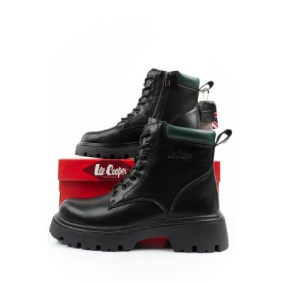 10. Lee Cooper Stiefel, Damenstiefel, Lederstiefel, isoliert, Schnürstiefel