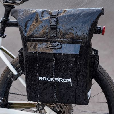 5. Rockbros Fahrradtasche mit Rucksackfunktion, wasserdicht, mit Helmbefestigung 18l - Schwarz