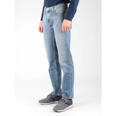 4. Levi`s Jeans 752-0023