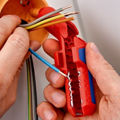 18. Knipex ErgoStrip Universal-Abisolierzange (16 95 02 SB)