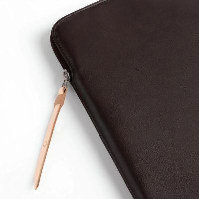 8. Tech-Protect Fleece-Laptoptasche 13-14" - Braun