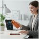 5. Uniq Veren iPhone 17 Pro Magclick Ladehülle – Orange
