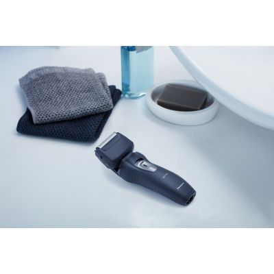 5. Panasonic ES-RW31-K503 Herrenrasierer