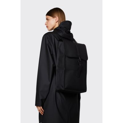 6. Rains Wasserdichter Rucksack 12200 01