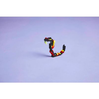 3. LEGO Creator 3-in-1 31159 – Wildtiere: Erstaunliche Spinne